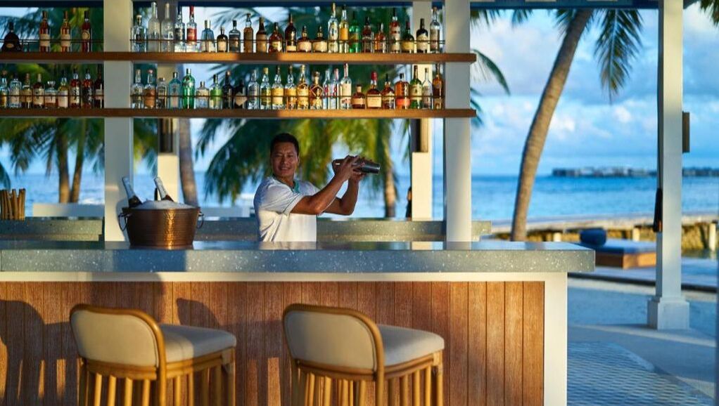 Raffles Maldives Cocktail Bar