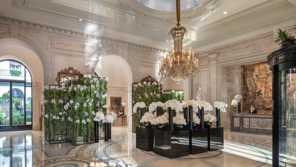 George V Paris lobby